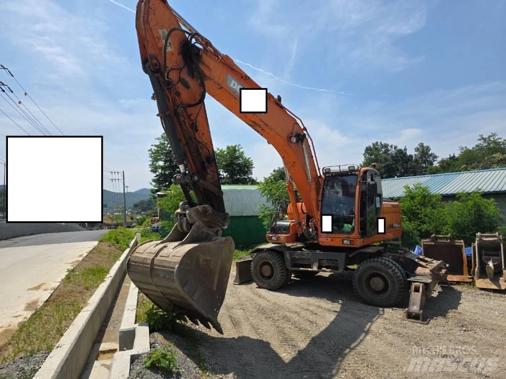 Doosan DX 210 W 轮式挖掘机