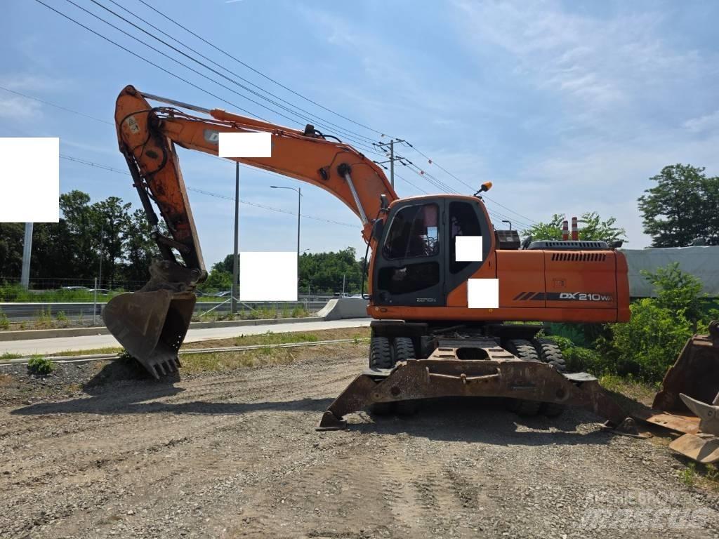 Doosan DX 210 W 轮式挖掘机