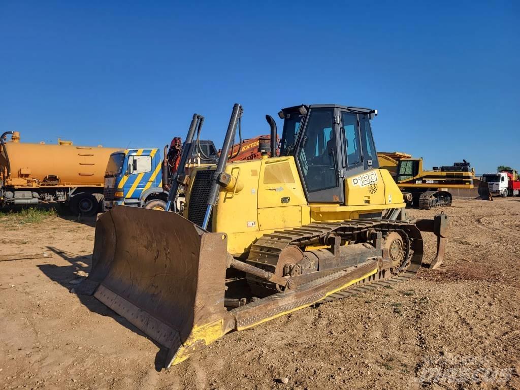 New Holland D 180 履带式推土机
