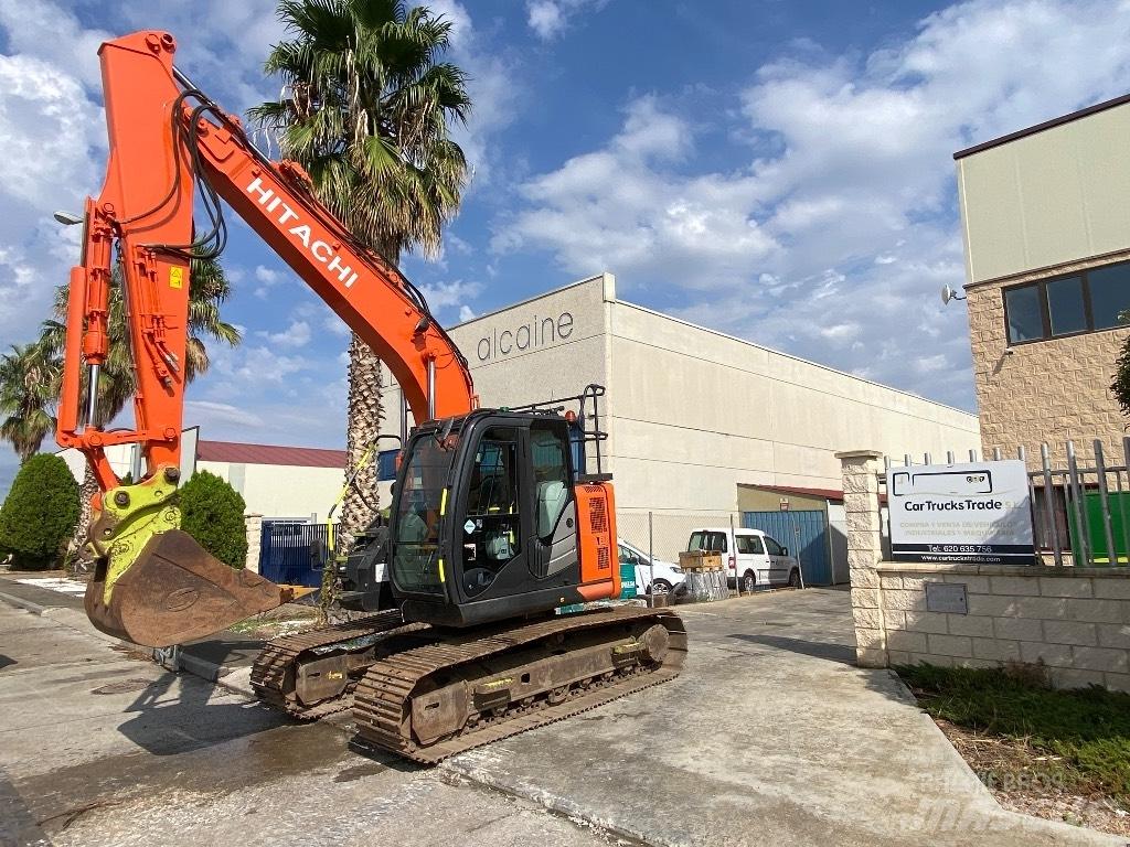 Hitachi ZX 135 US-6 履带挖掘机