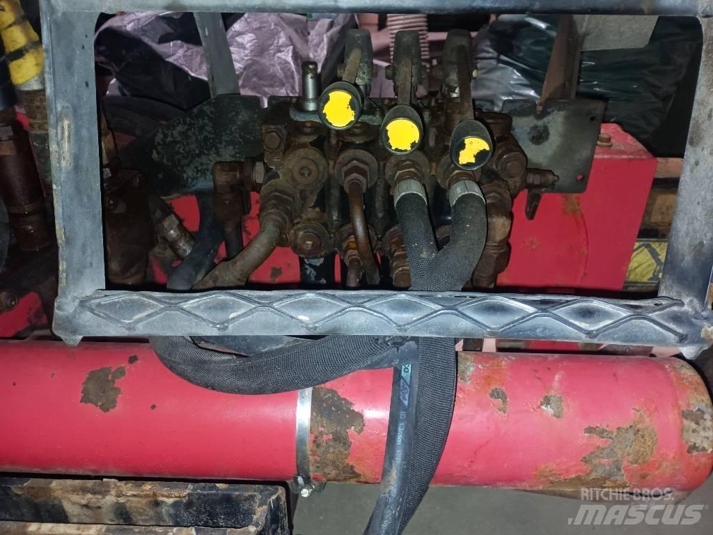 Loglift 82s 木材起重机