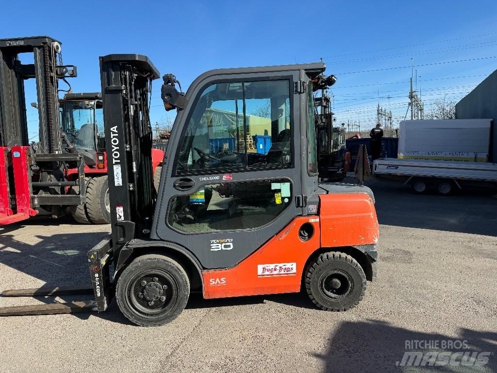 Toyota 02-8FDF30 柴油叉车