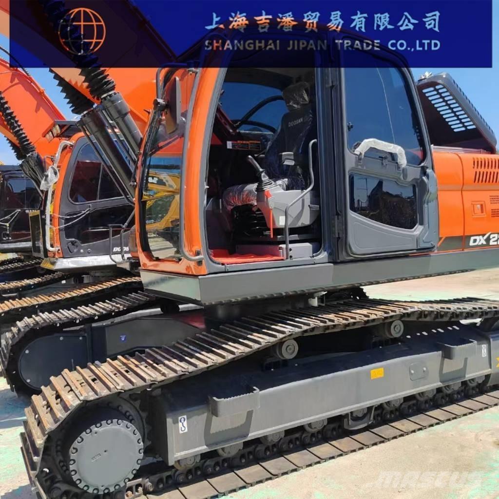 Doosan DX 225 履带挖掘机