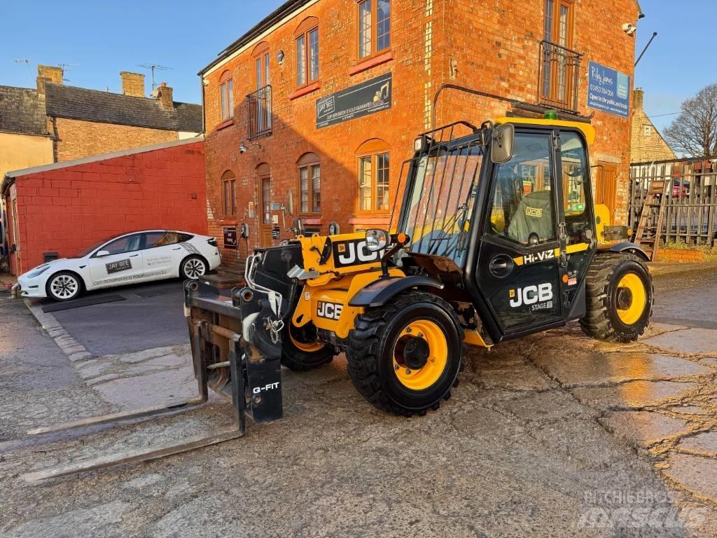 JCB 525-60 伸缩臂叉装车|叉装车