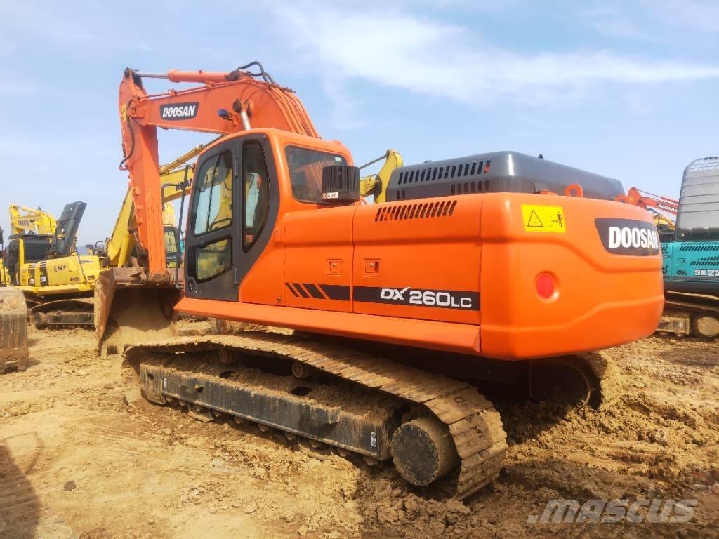 Doosan DX260LC 履带挖掘机