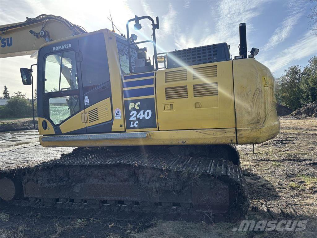 Komatsu PC240LC-11 履带挖掘机