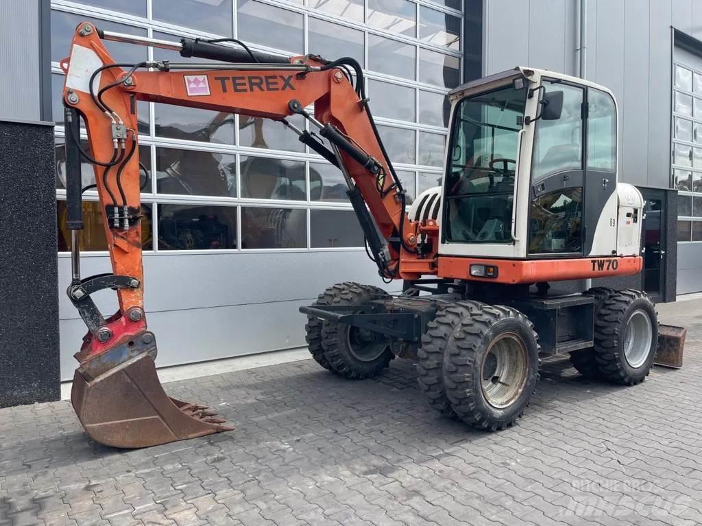 Terex TW70 小型挖掘机