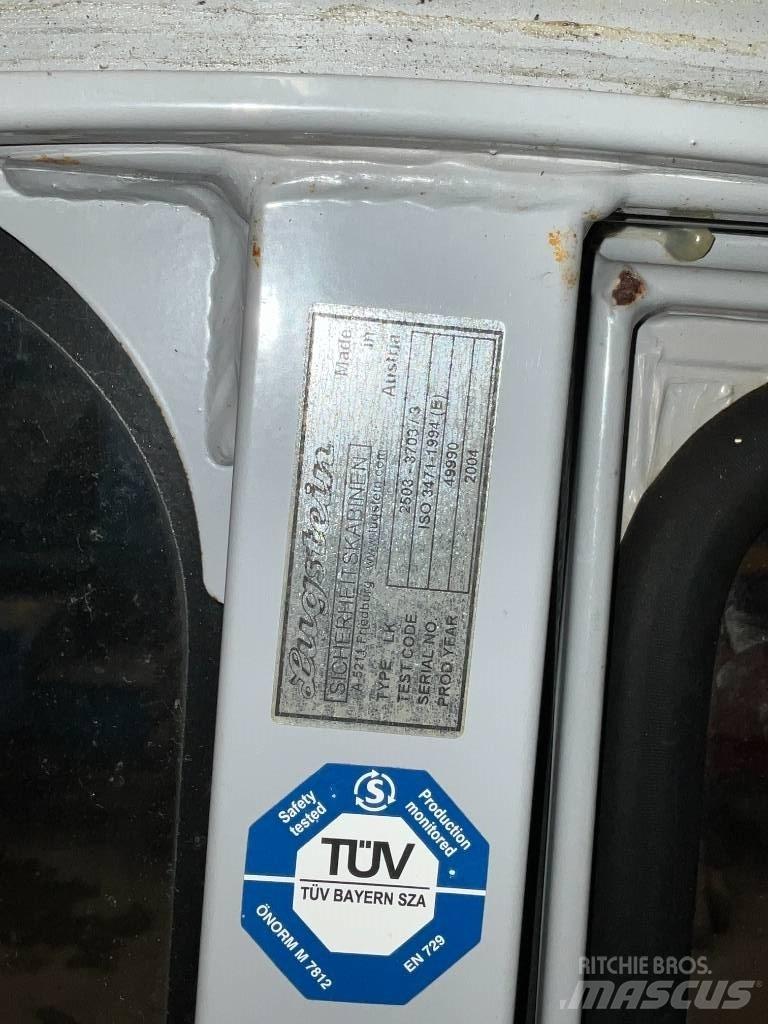 Neuson 2503 / 3503 驾驶室与内部