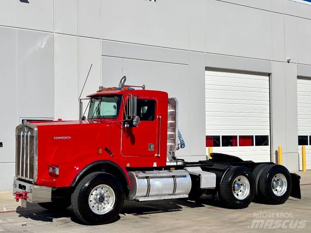 Kenworth T 800 牵引车