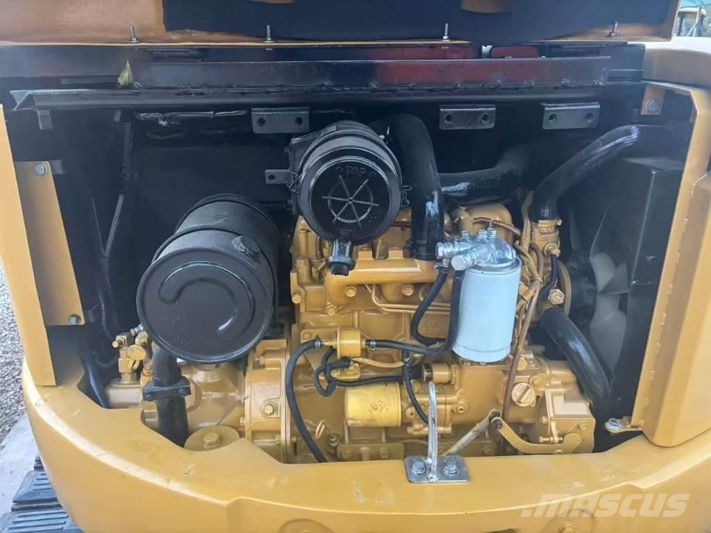 CAT 305 C CR 小型挖掘机