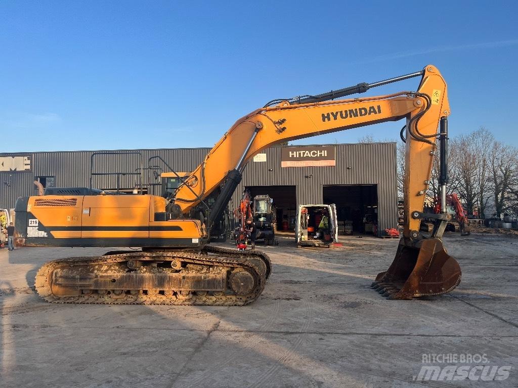 Hyundai HX 330 L 履带挖掘机