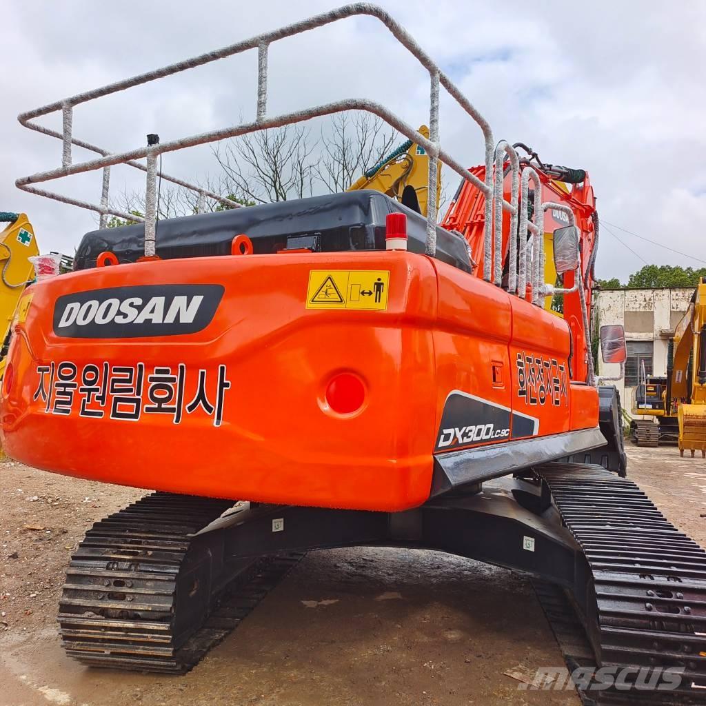 Doosan DX 300LC-9C 履带挖掘机