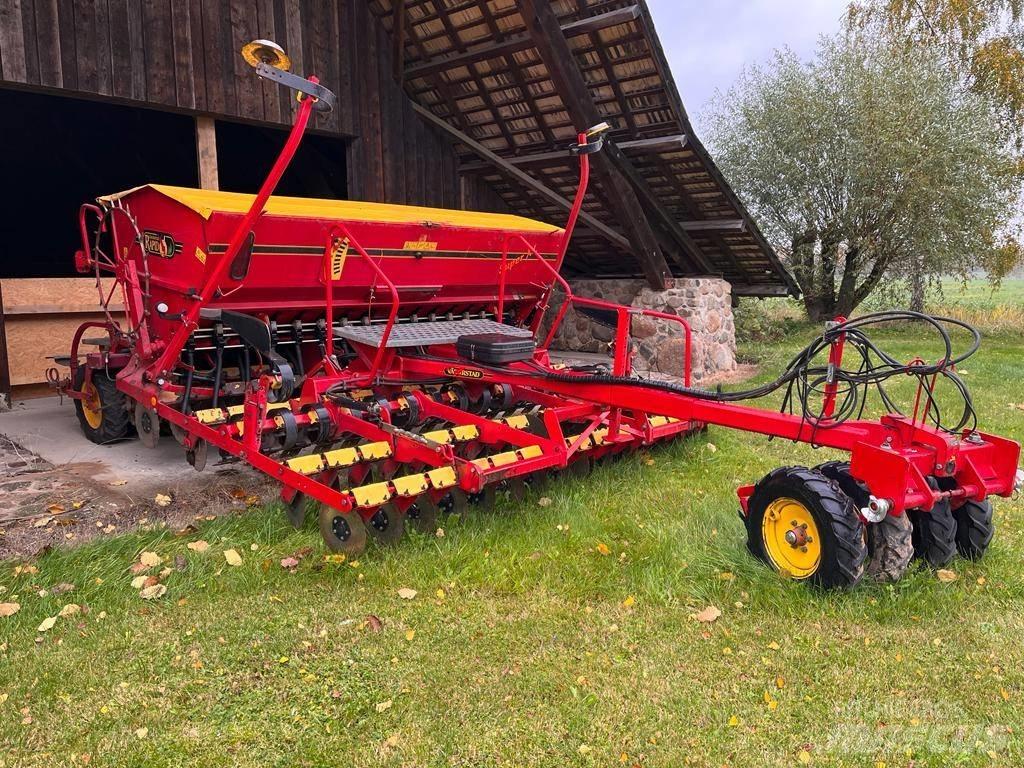 Väderstad Rapid400C 多功能条播机