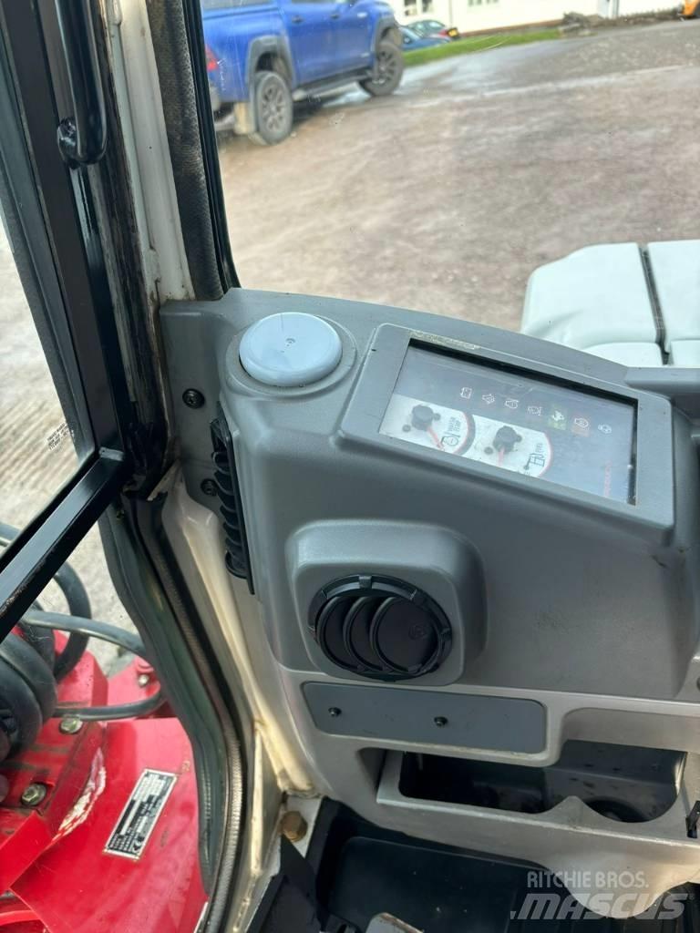 Takeuchi TB 250 小型挖掘机