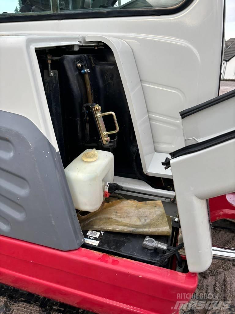 Takeuchi TB 250 小型挖掘机