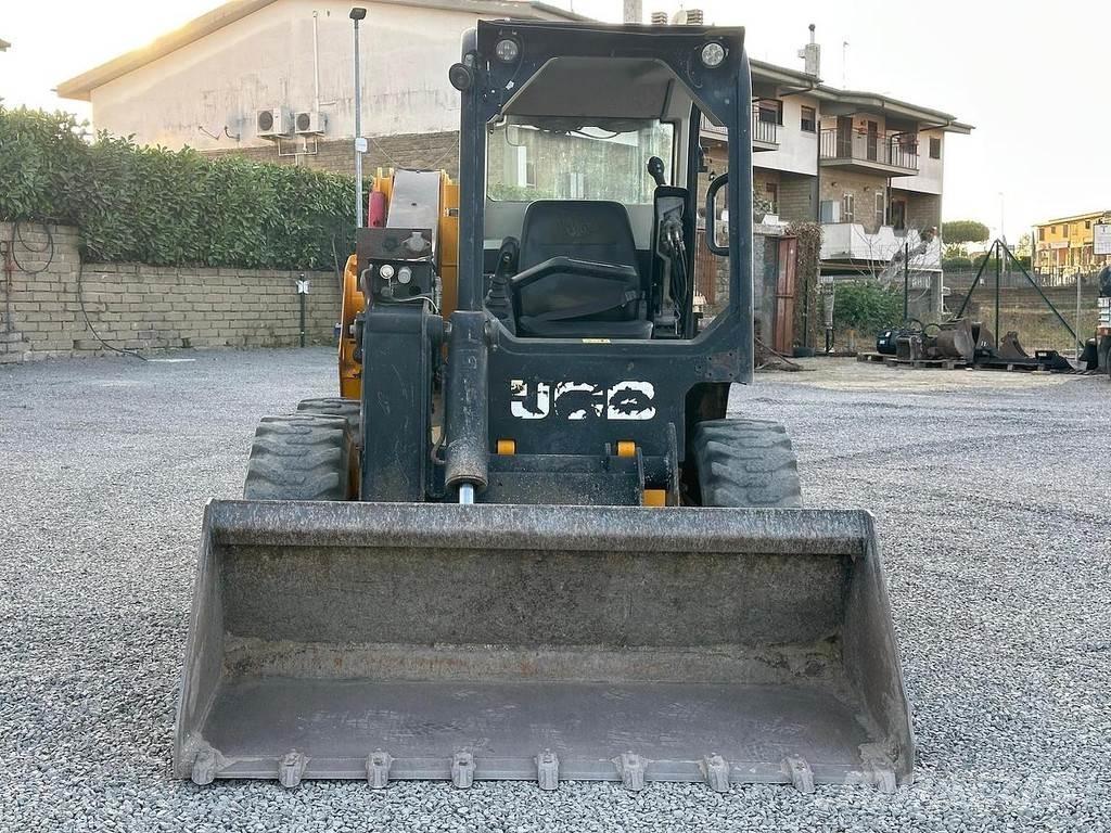 JCB 225 小型装载机