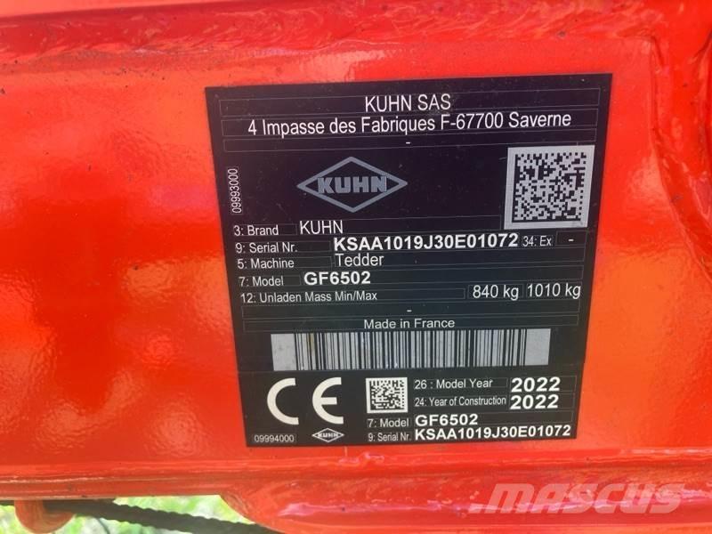Kuhn GF6502 犁耙和摊草机