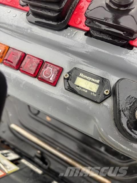 Takeuchi TB 210 R 小型挖掘机