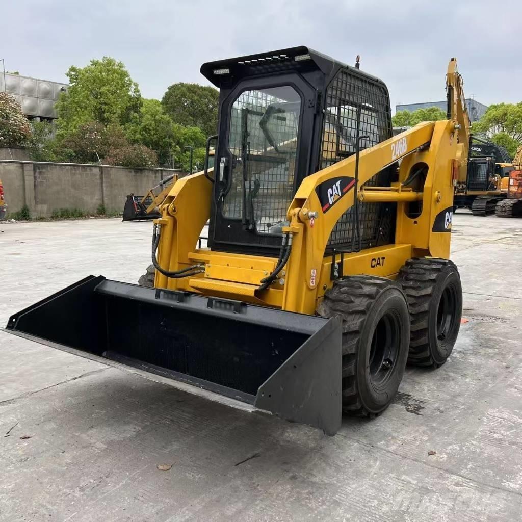 CAT 246 B 小型装载机