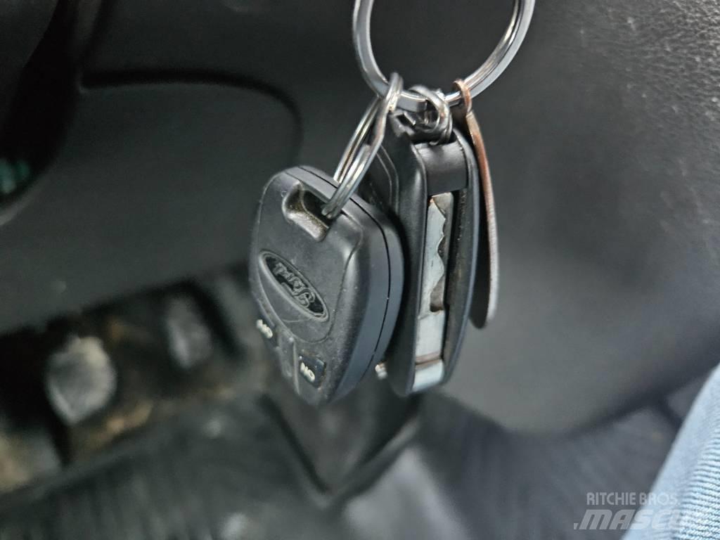 Ford Transit 大型面包车