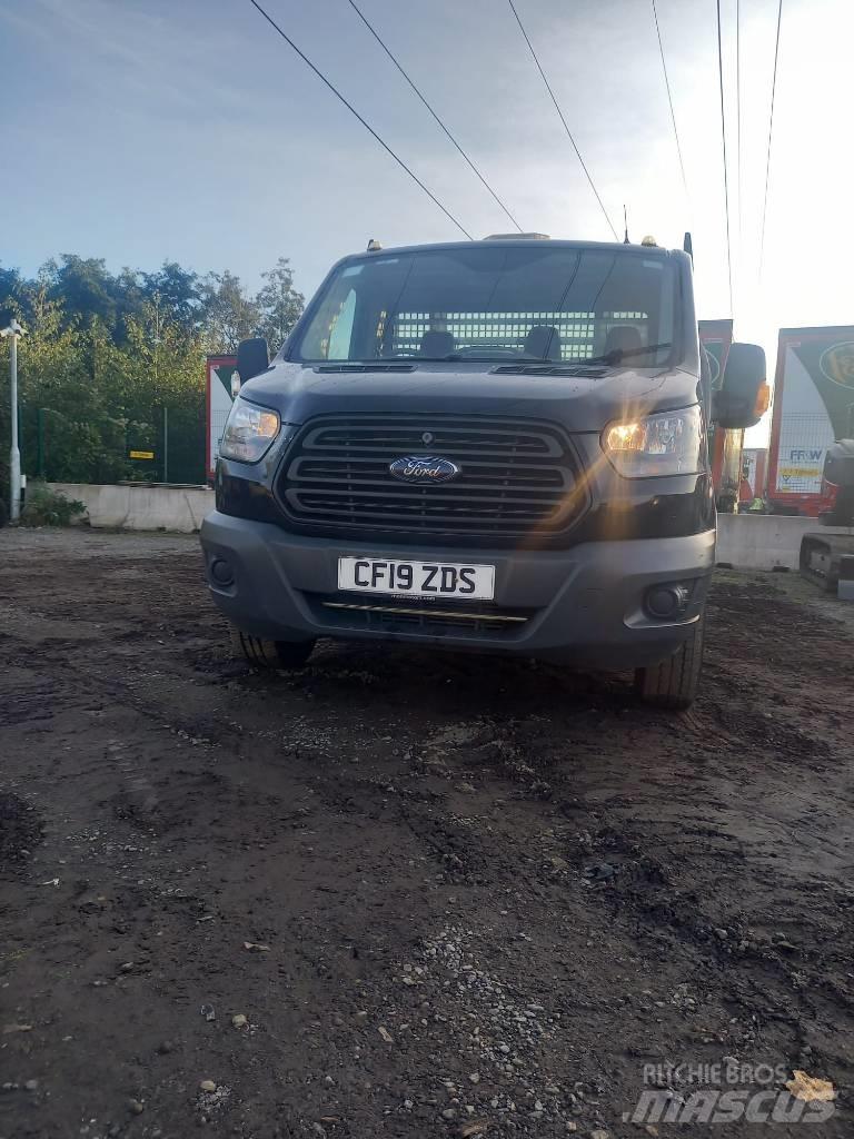 Ford Transit 350 平板栏板货车