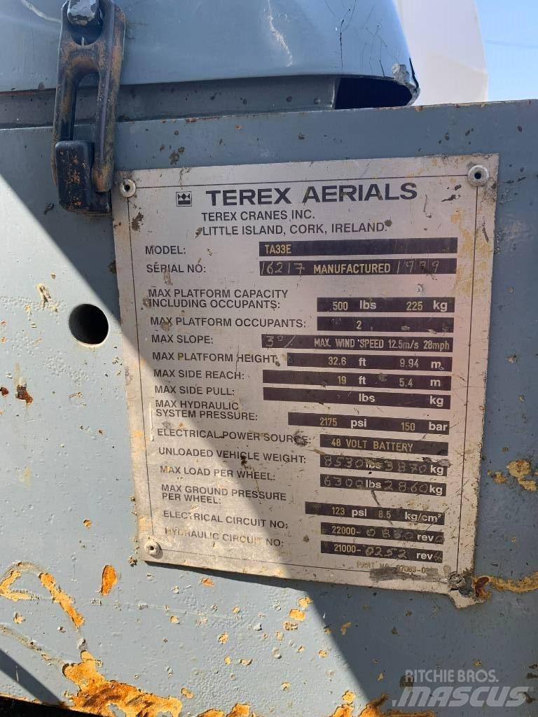 Terex TA33 曲臂高空工作平台