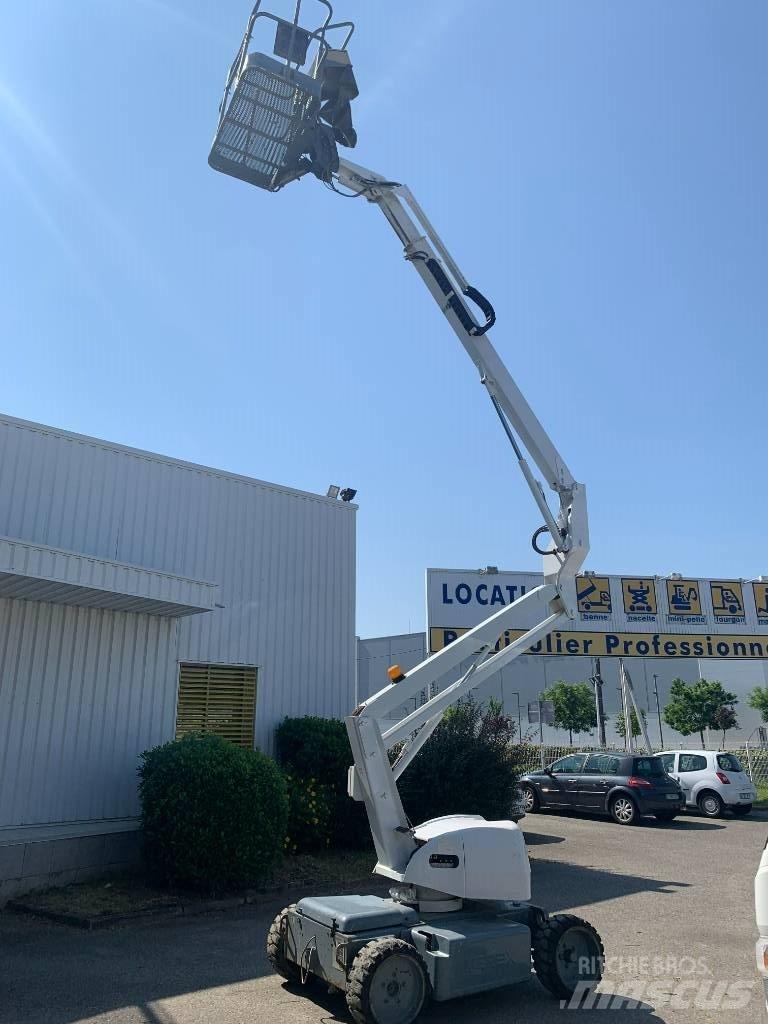 Terex TA33 曲臂高空工作平台