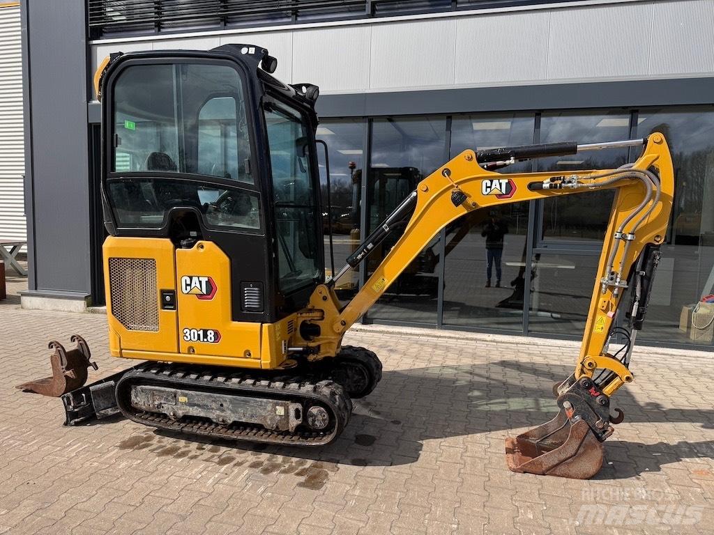 CAT 301.8 小型挖掘机