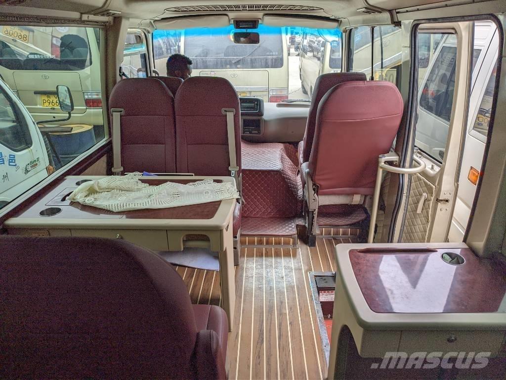 Toyota Coaster Bus 迷你巴士