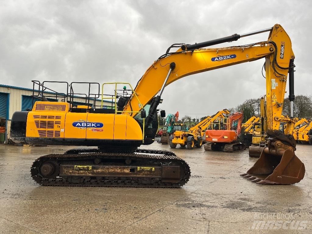 JCB JS370 LC 履带挖掘机