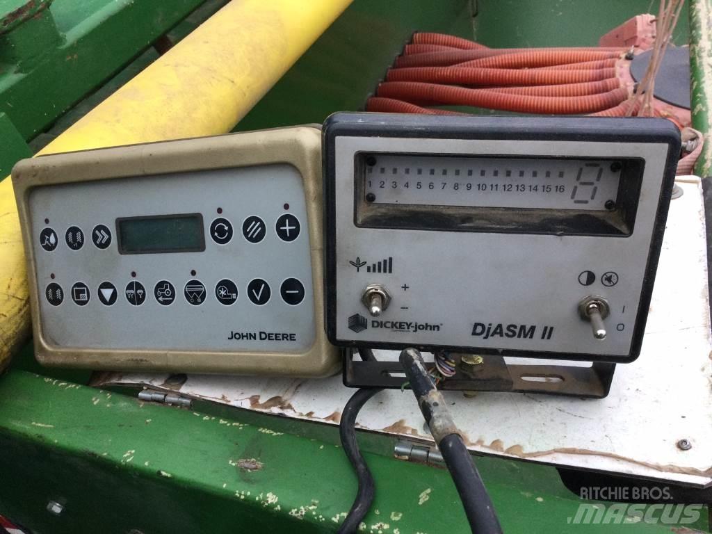 John Deere 750 A 多功能条播机