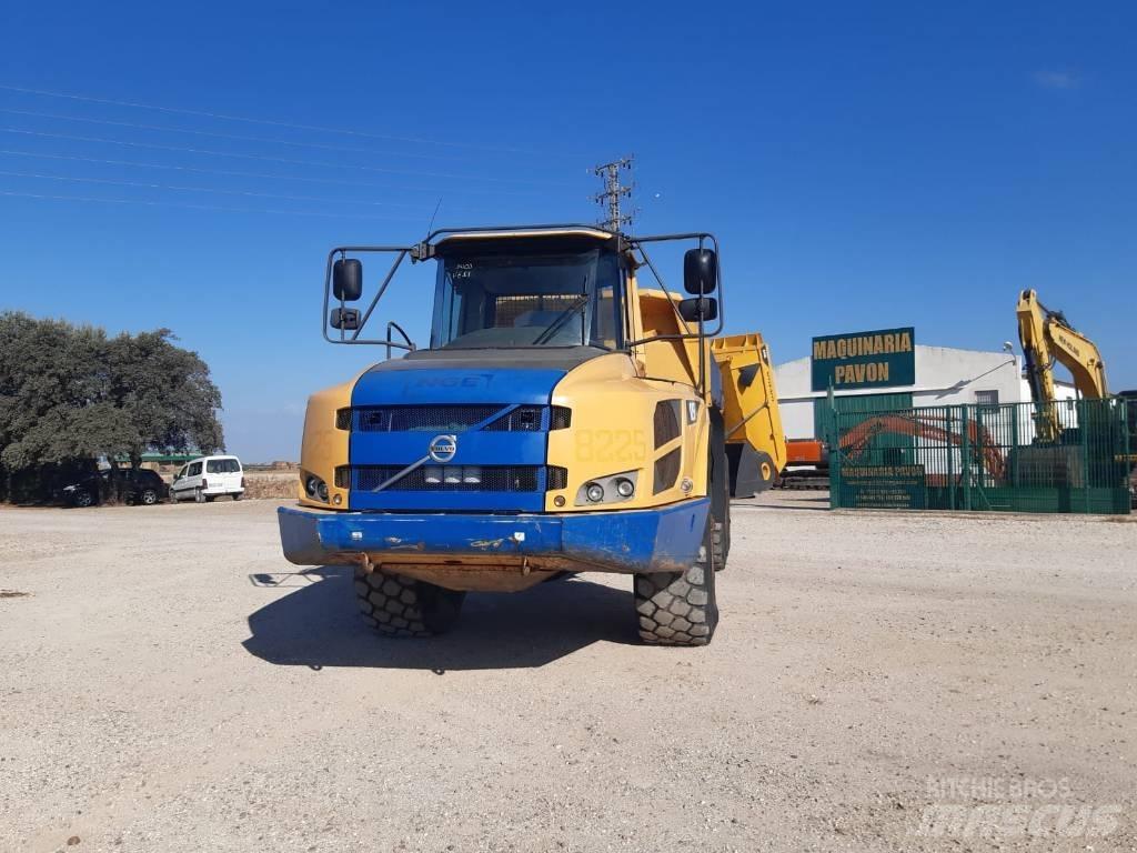 Volvo A 25 F 铰接式自卸车