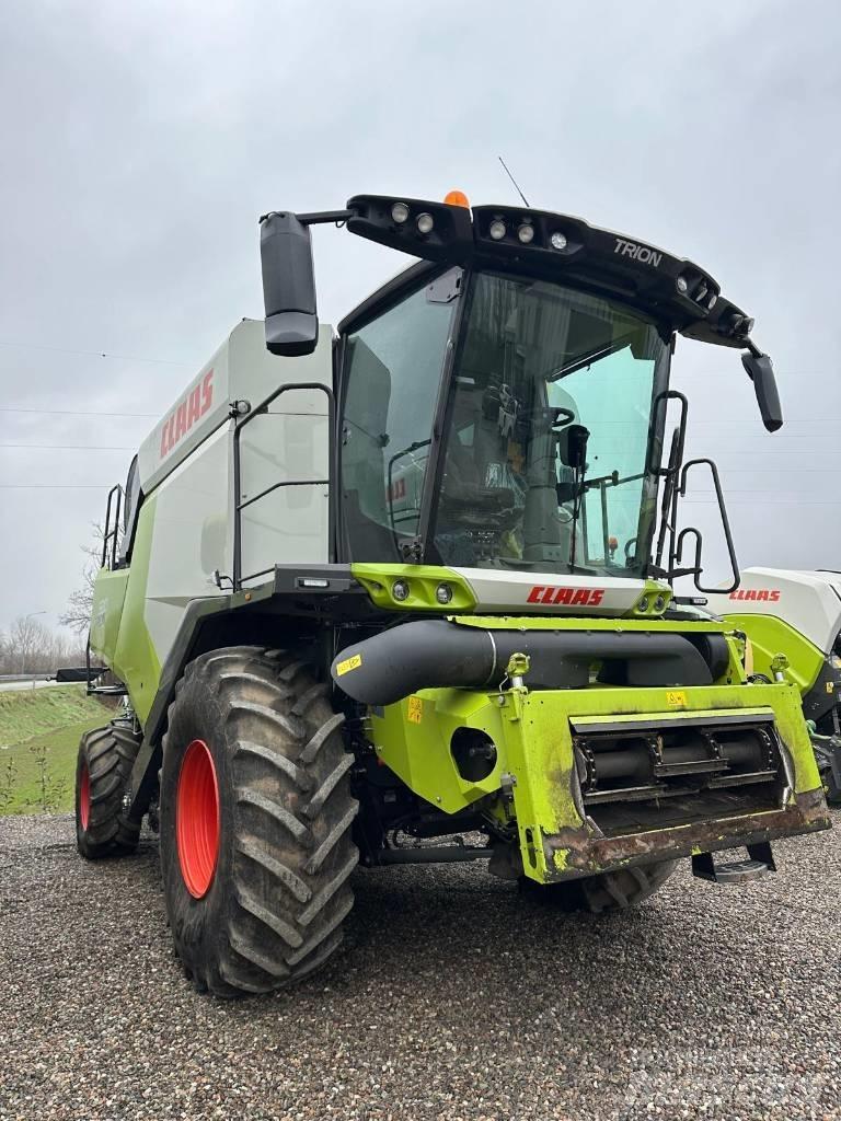 CLAAS Trion 530 联合收割机