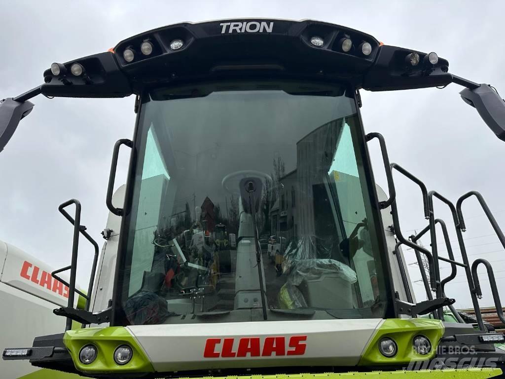 CLAAS Trion 530 联合收割机
