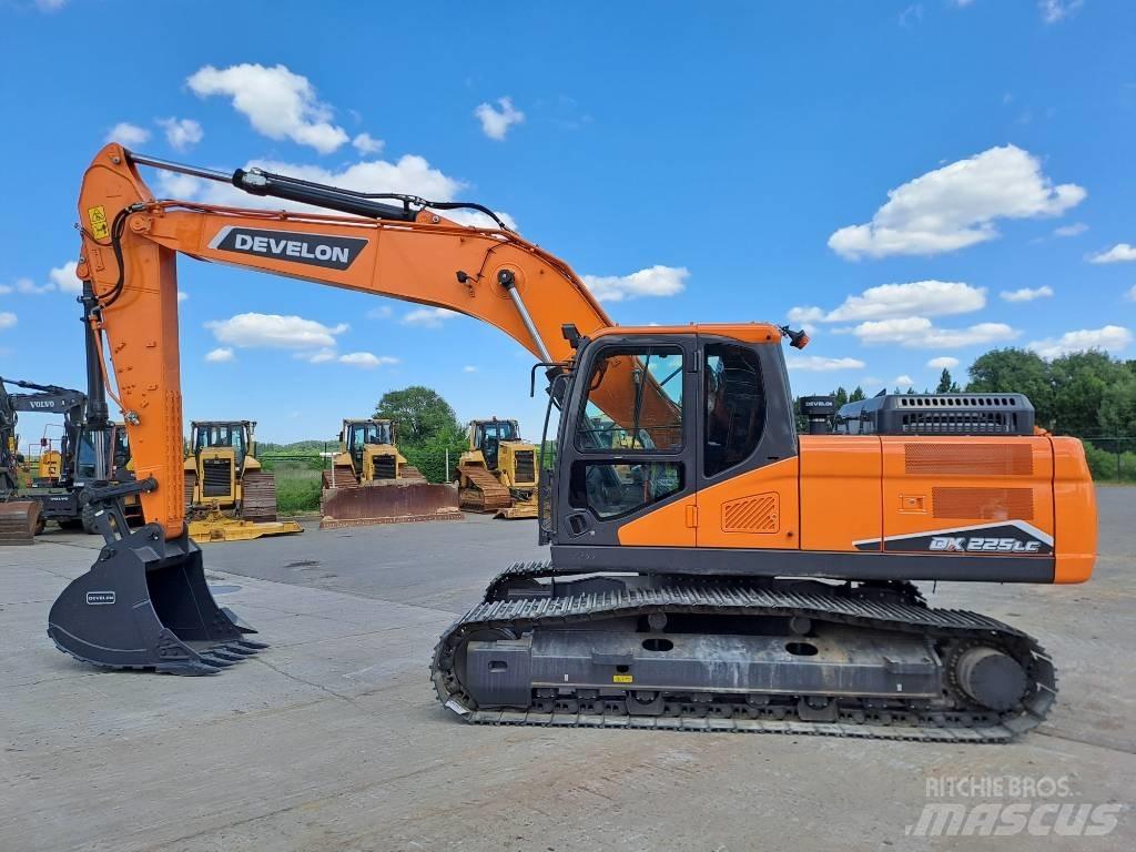 Develon DX225LC-7M 履带挖掘机