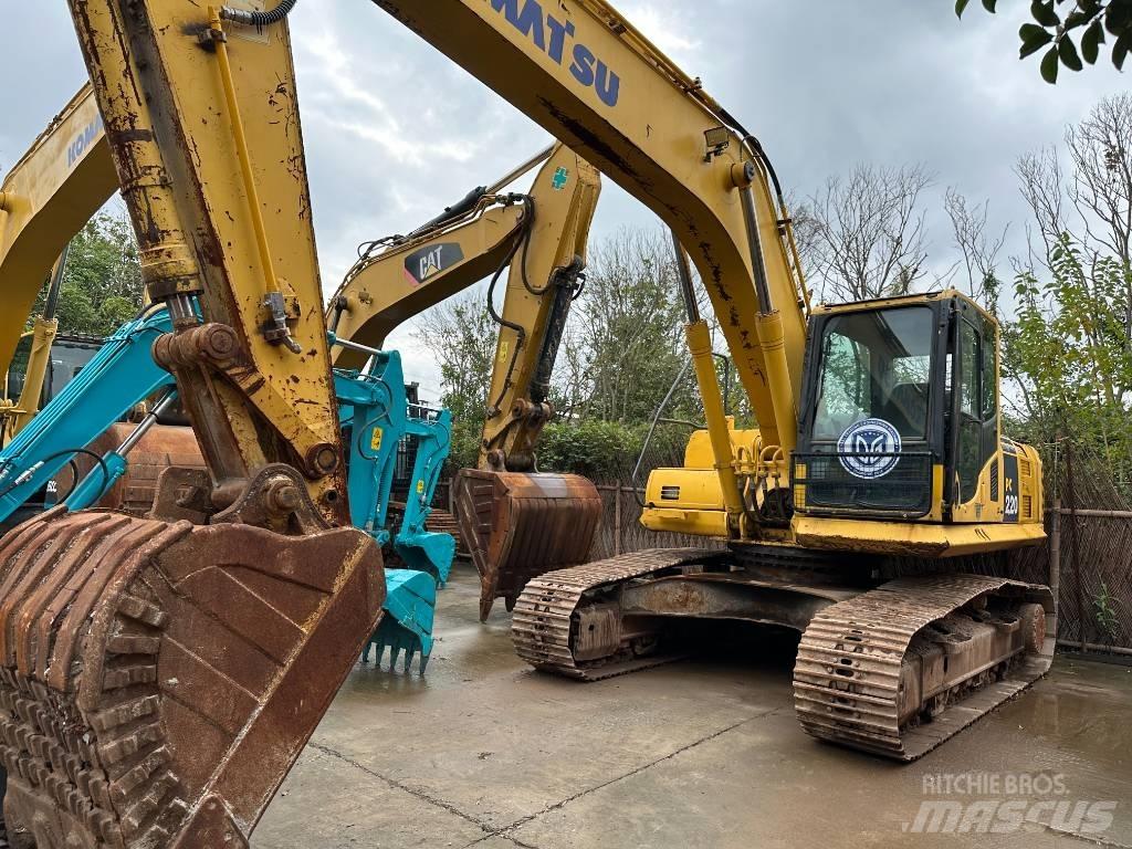 Komatsu PC 220-8 履带挖掘机