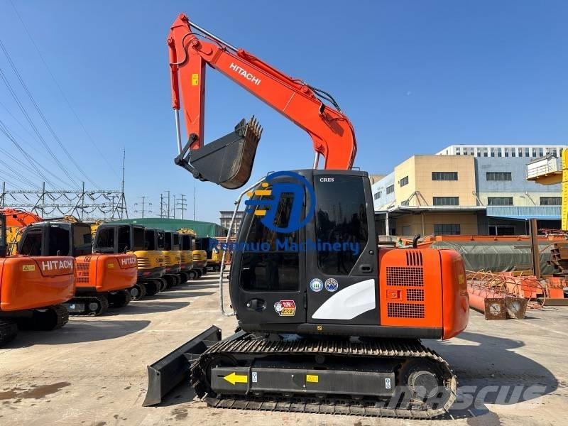 Hitachi ZX70 小型挖掘机