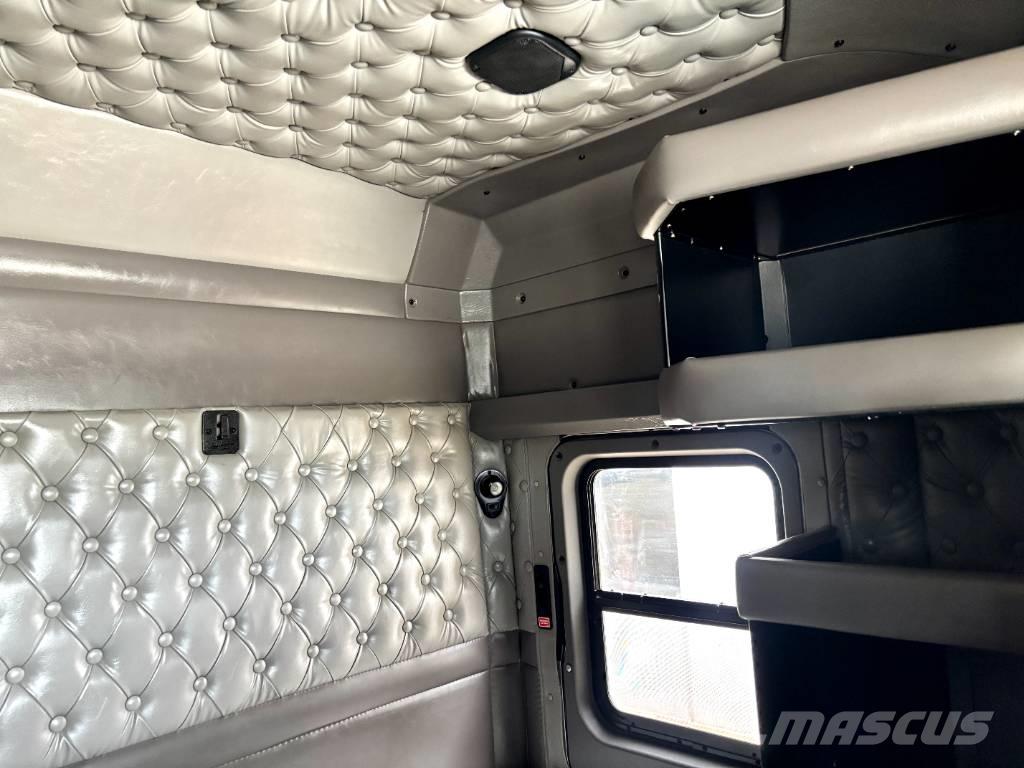 Kenworth T 800 牵引车