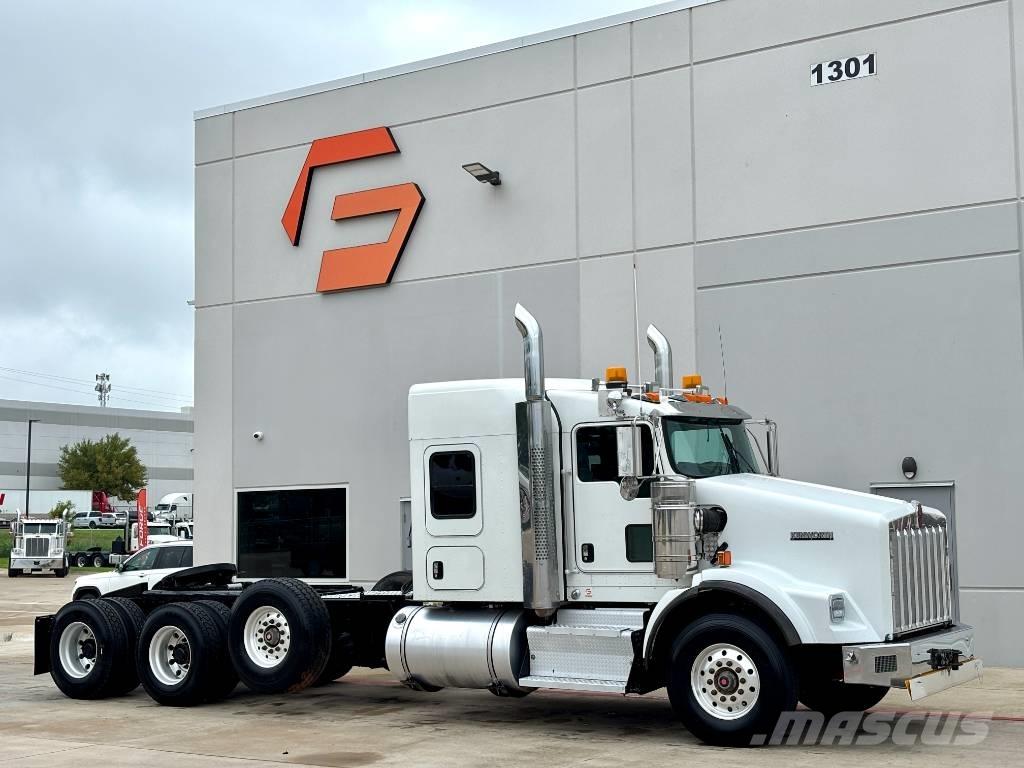 Kenworth T 800 牵引车