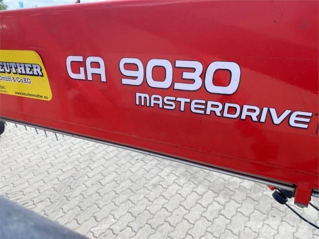 Kuhn GA 9030 料堆整形机