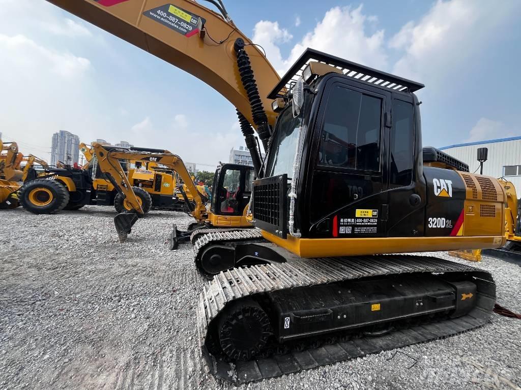 CAT 320 D2L 履带挖掘机