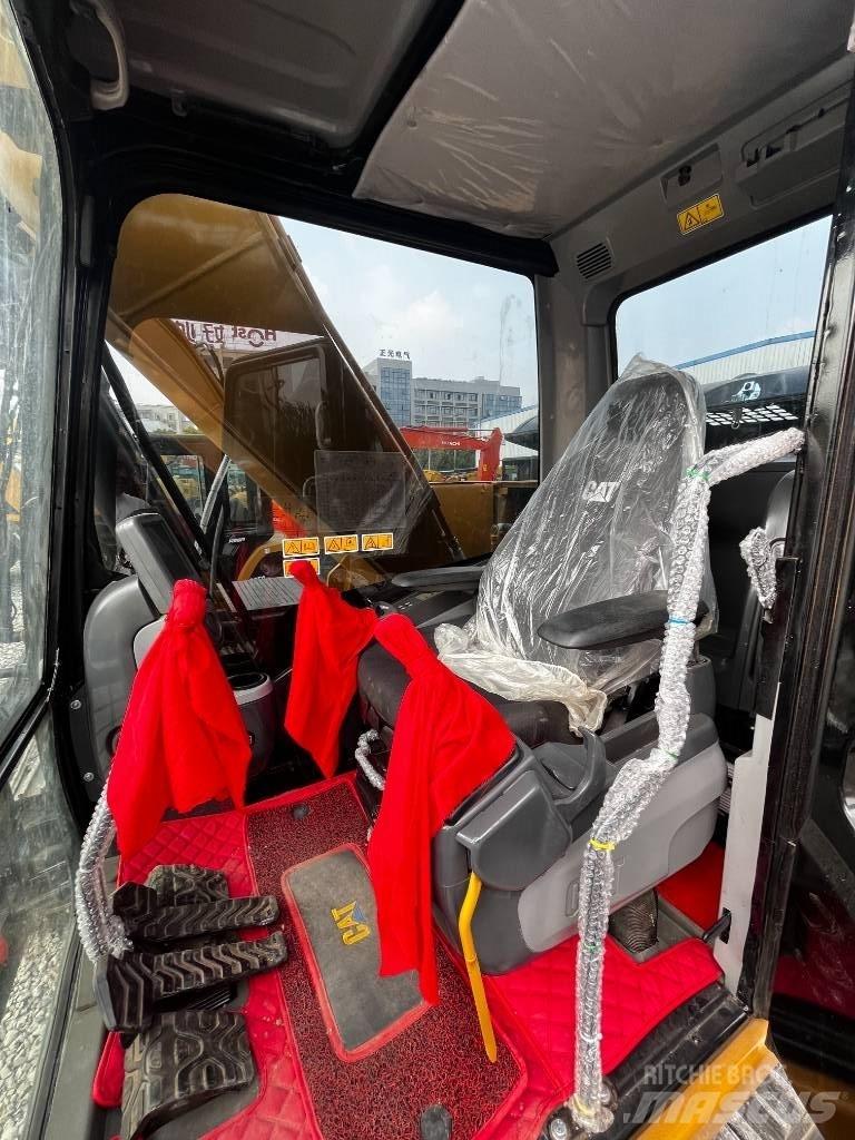 CAT 320 D2L 履带挖掘机