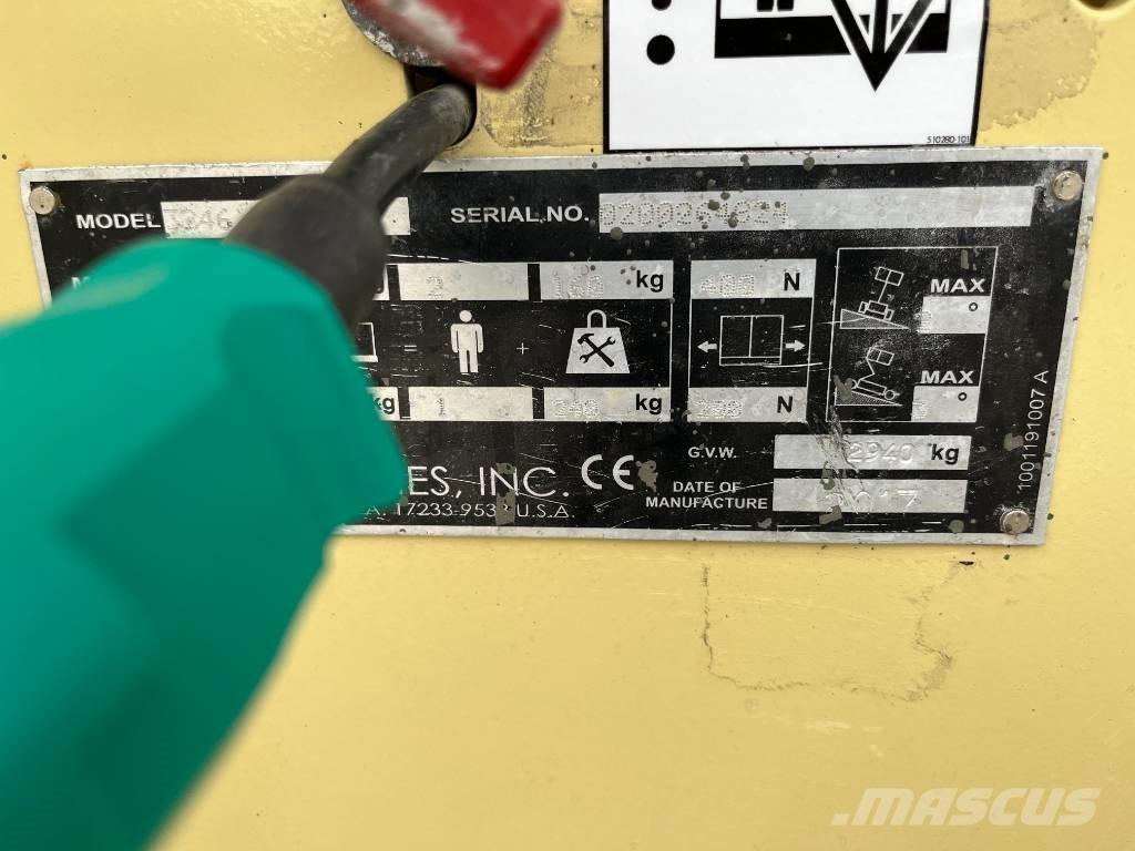 JLG 3246 ES 剪叉式升降机
