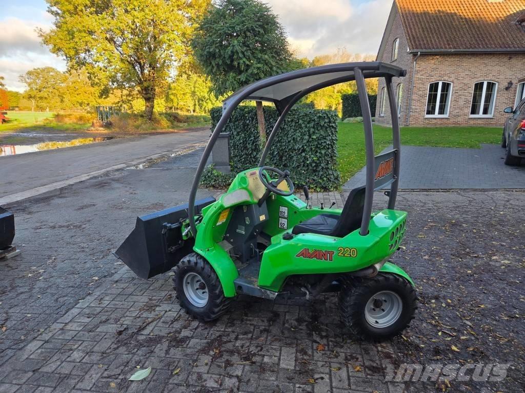 Avant 220 多功能装载机