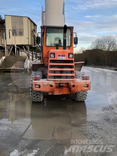 Fiat-Kobelco W110 轮式装载机