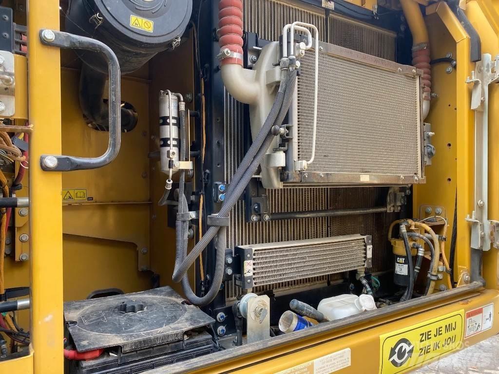CAT 323E 履带挖掘机