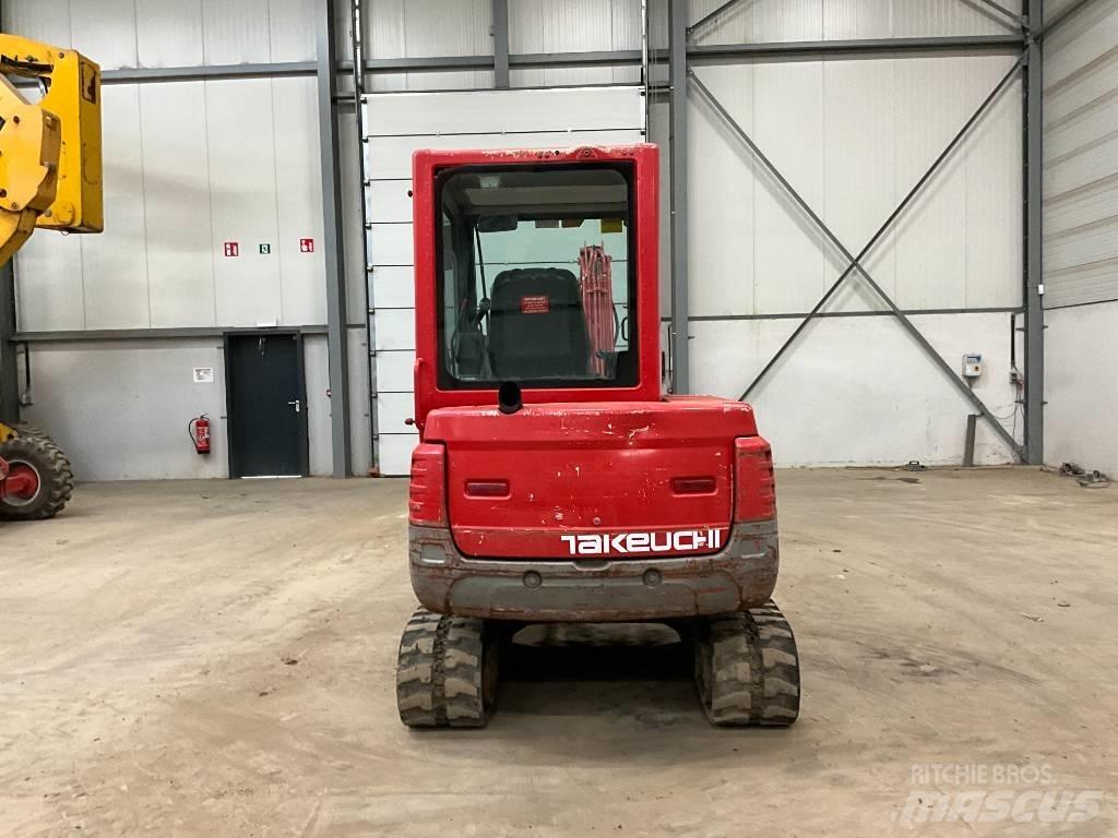 Takeuchi TB 235 小型挖掘机