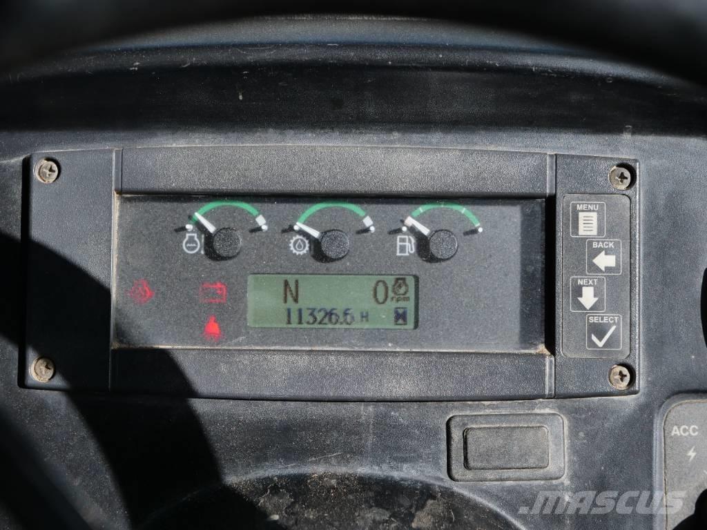 John Deere 540 G III 粉碎机