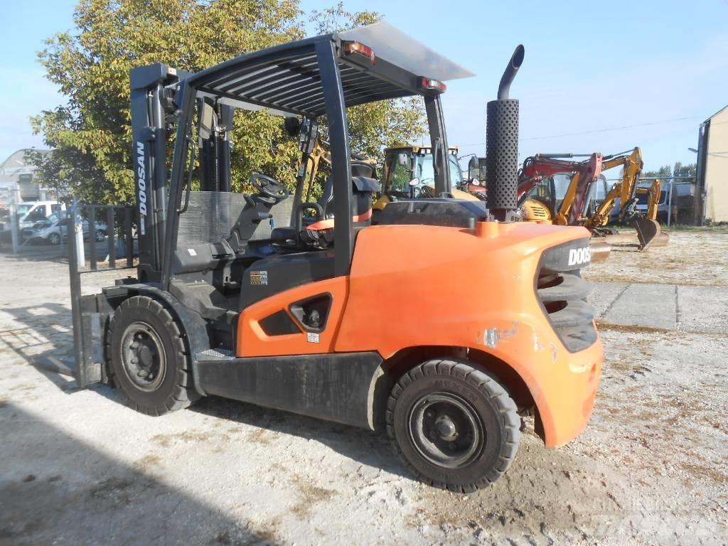 Doosan D50SC-09 柴油叉车