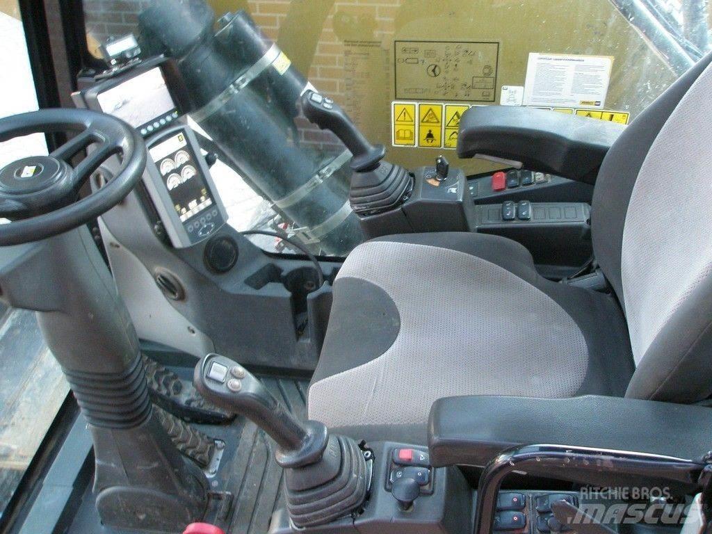 CAT MH3024 工业挖掘机